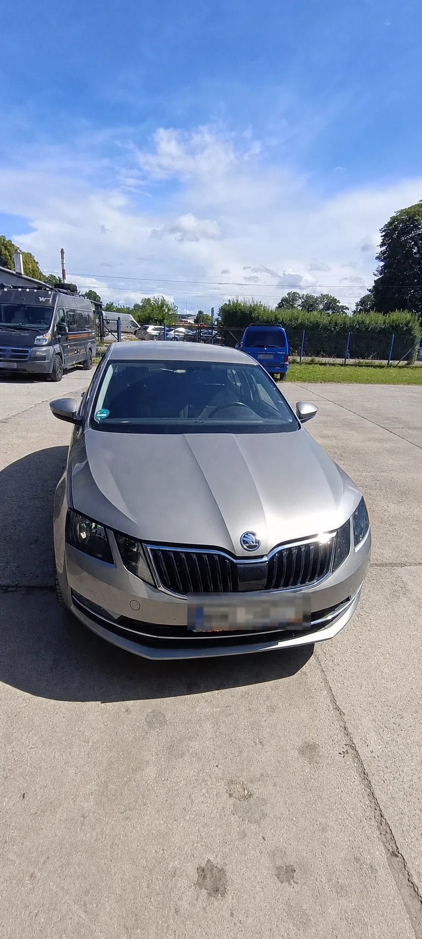 Škoda Octavia 2020 przed wymianą uszkodzonej szyby czołowej